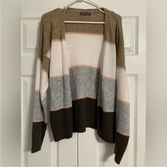 Women’s Cardigan- Large - Picture 1 of 4
